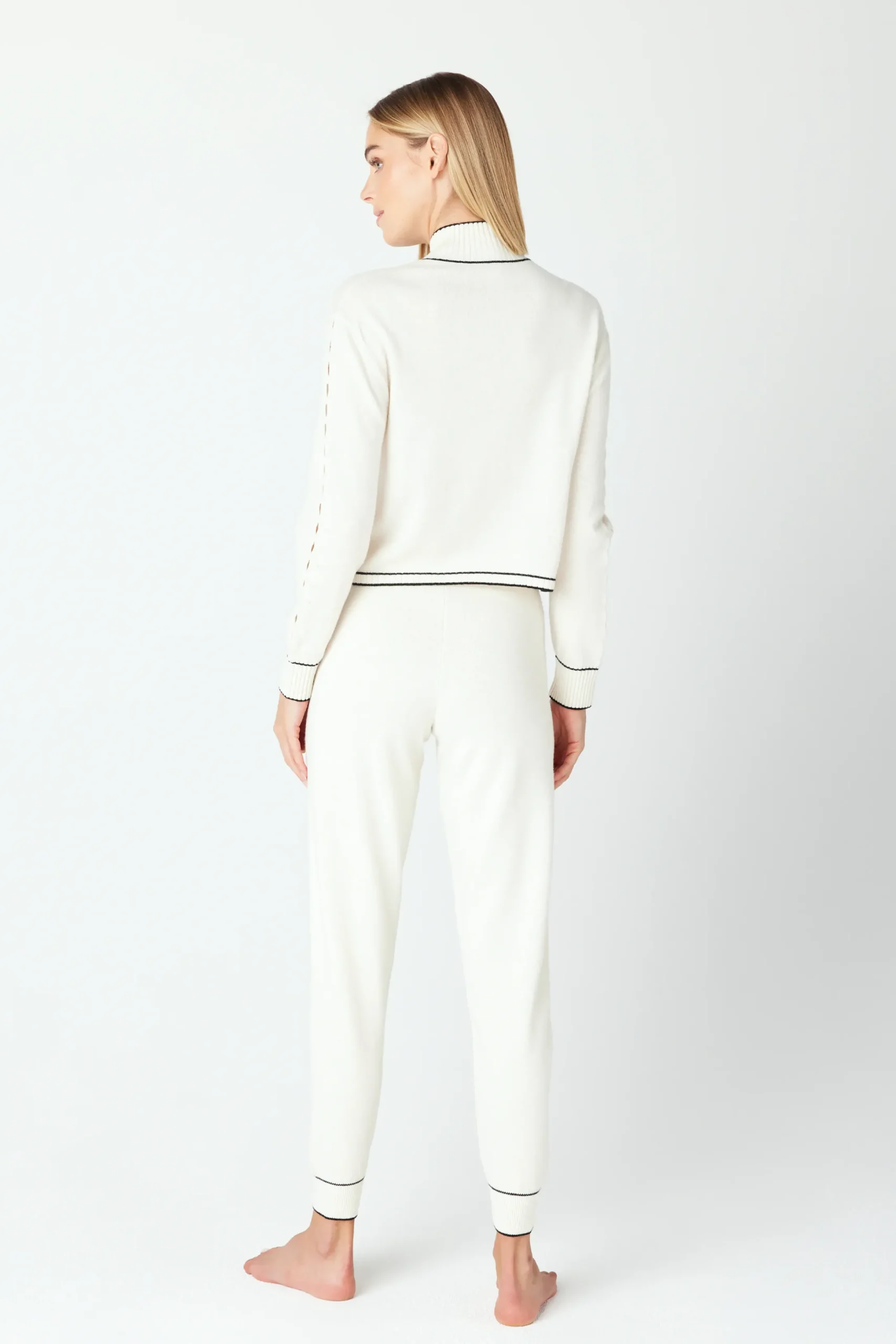 GIGI C June Sweater| Lounge